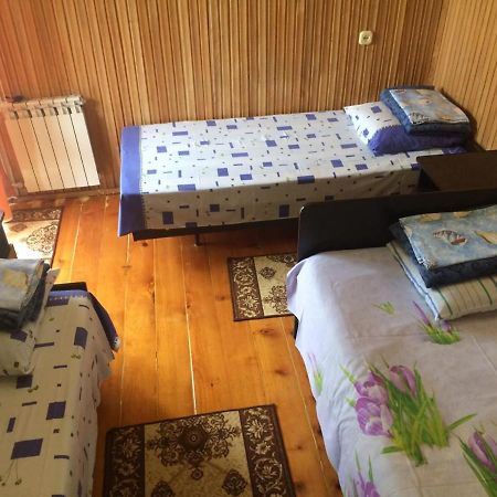 Hotel Гостевой Дом У Левы Gagra Exterior foto