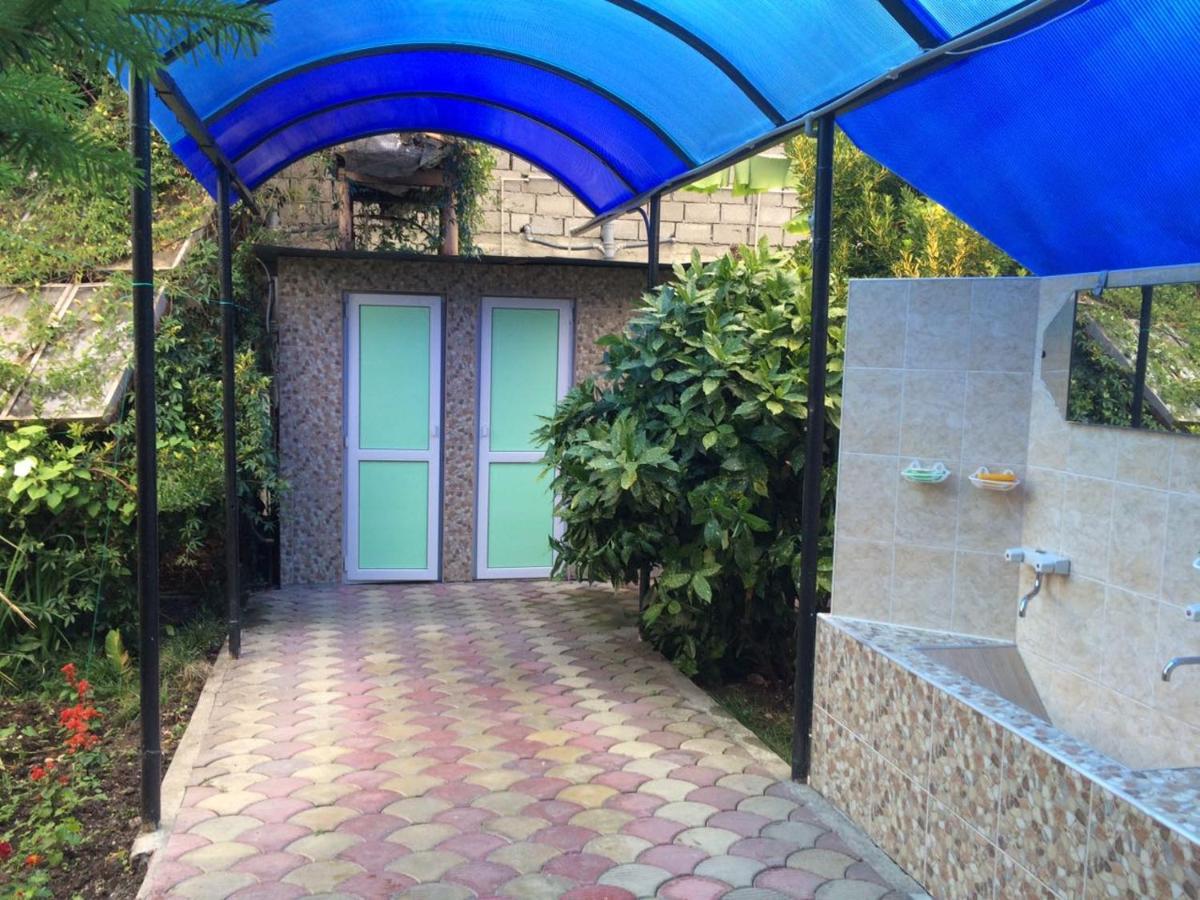 Hotel Гостевой Дом У Левы Gagra Exterior foto