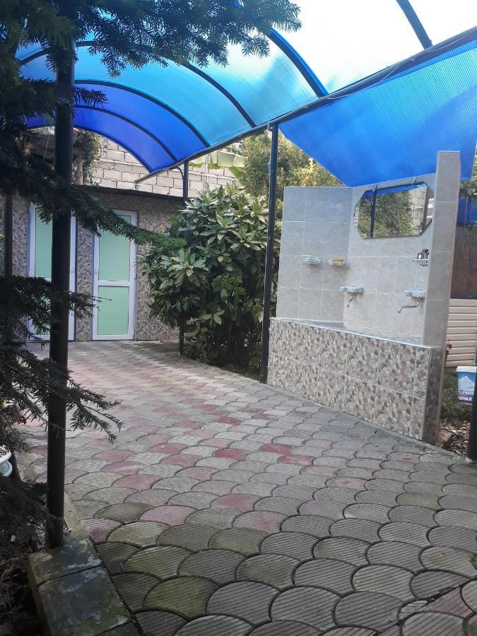 Hotel Гостевой Дом У Левы Gagra Exterior foto