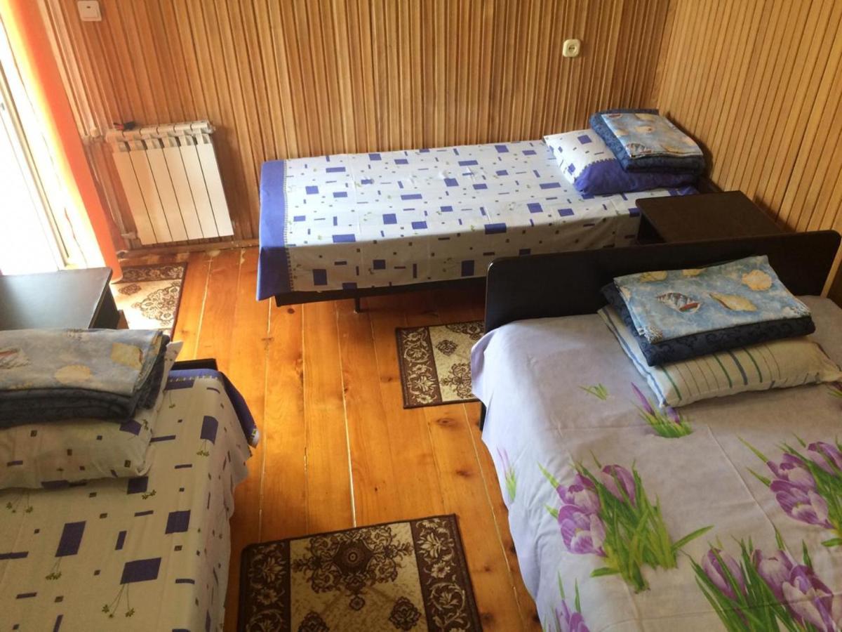 Hotel Гостевой Дом У Левы Gagra Exterior foto