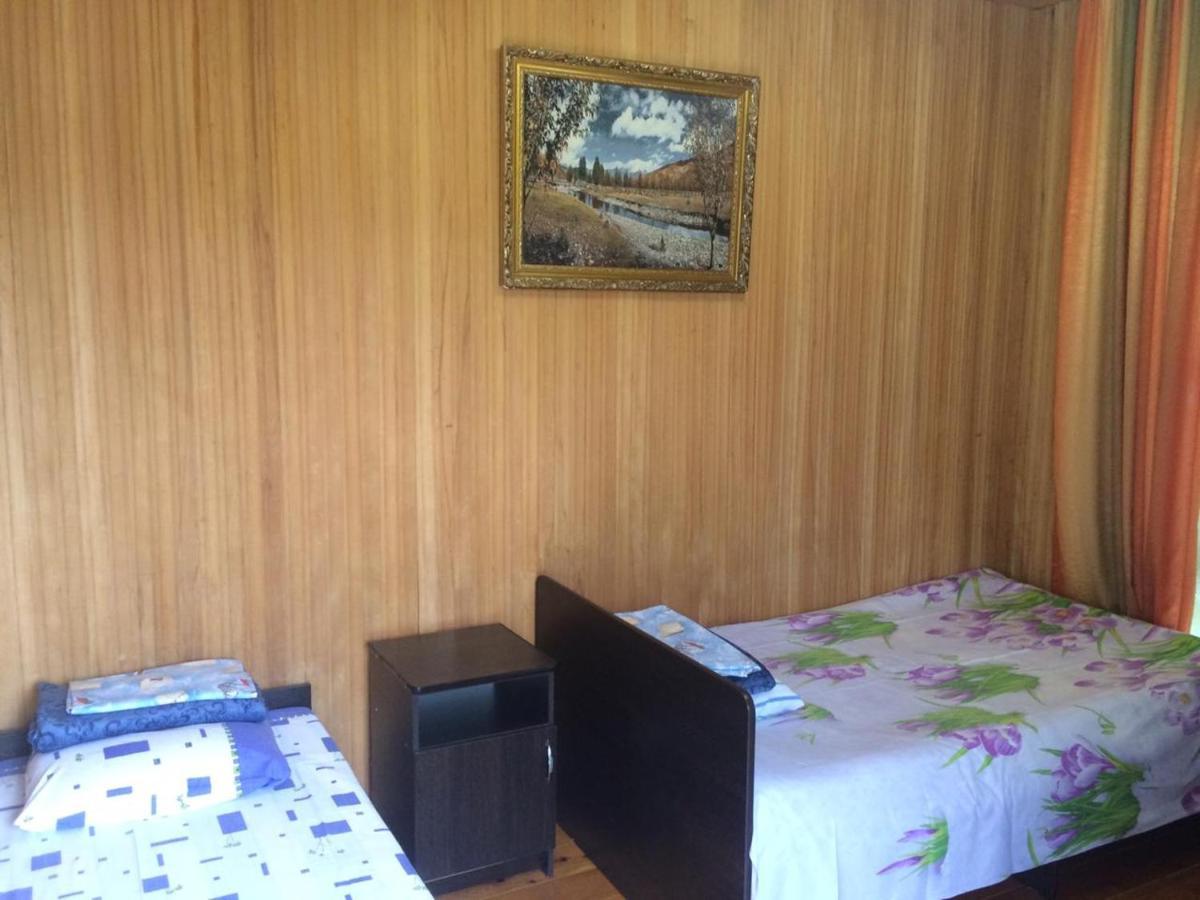 Hotel Гостевой Дом У Левы Gagra Exterior foto