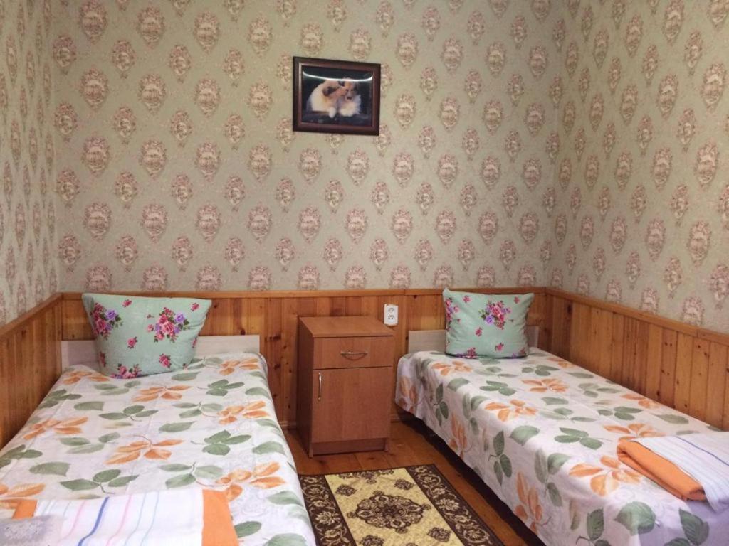 Hotel Гостевой Дом У Левы Gagra Exterior foto