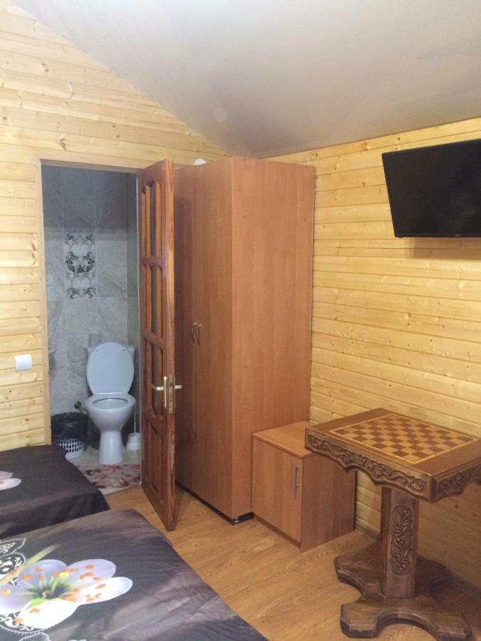 Hotel Гостевой Дом У Левы Gagra Exterior foto