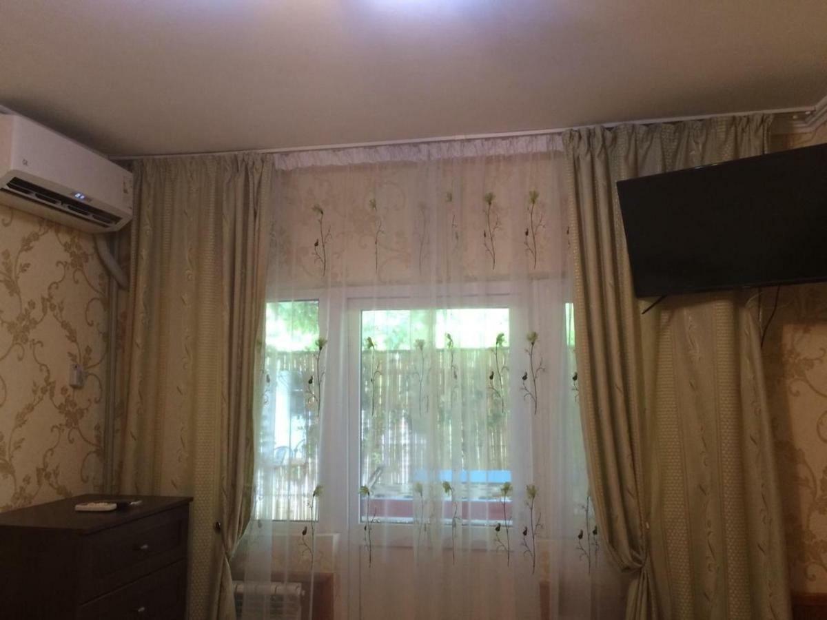 Hotel Гостевой Дом У Левы Gagra Exterior foto